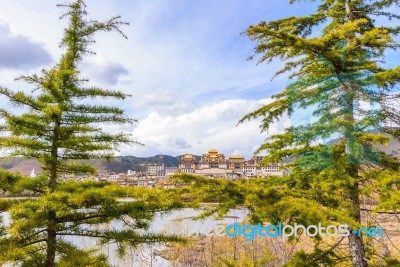 Songzanlin Temple Also Known As The Ganden Stock Photo