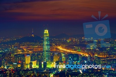 South Korea Skyline Of Seoul, The Best View Of South Korea With Lotte World Mall At Namhansanseong Fortress Stock Photo