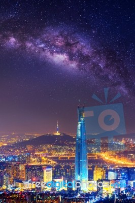 South Korea Skyline Of Seoul, The Best View Of South Korea With Lotte World Mall At Namhansanseong Fortress Stock Photo