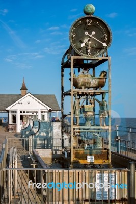 Southwold Pier Waterclock Stock Photo