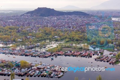 Srinagar, India - April 15 2016: Lifestyle In Dal Lake Stock Photo