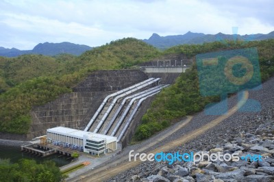 Srinagarind Hydroelectricity Dam Building Below Water Level Stock Photo