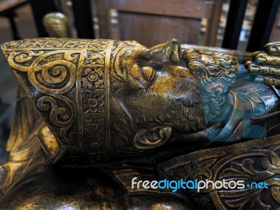 Statue In Southwark Cathedral Stock Photo