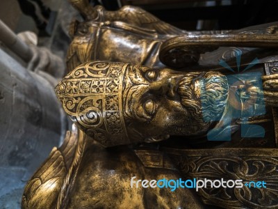 Statue In Southwark Cathedral Stock Photo