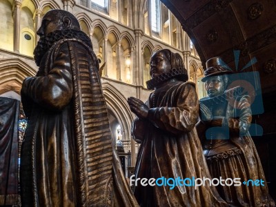 Statue In Southwark Cathedral Stock Photo