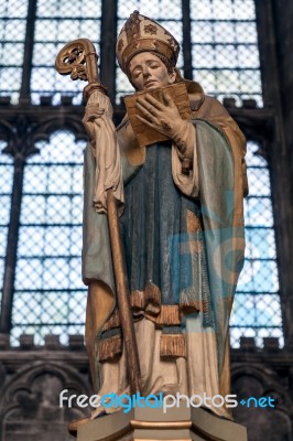 Statue Of A Bishop In Canterbury Cathedral Stock Photo