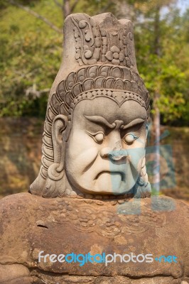 Statue Of Ancient Khmer Warrior Head At Angkor Wat Stock Photo