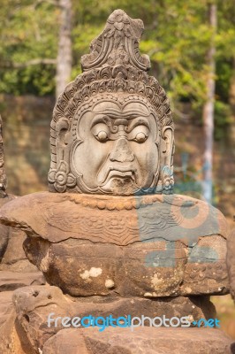 Statue Of Ancient Khmer Warrior Head At Angkor Wat Stock Photo