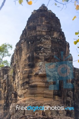 Statue Of Ancient Khmer Warrior Head At Angkor Wat Stock Photo