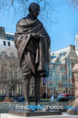 Statue Of Mahatma Ghandi In Parliament Square Stock Photo