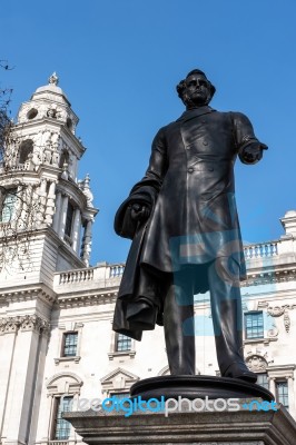 Statue Of Viscount Palmerston In Parliament Square Stock Photo