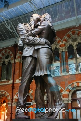 Statue On Display At St Pancras International Station Stock Photo