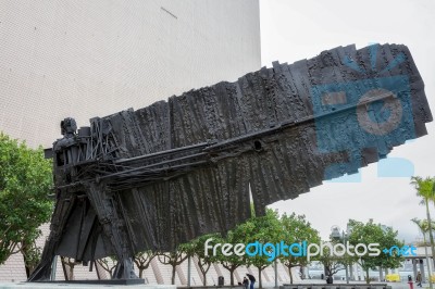 Statue On Kowloon Waterfront In Hongkong Stock Photo