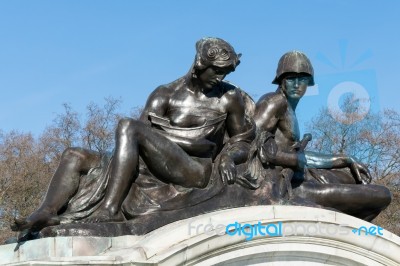 Statue On The Queen Victoria Memorial Outside Buckingham Palace Stock Photo