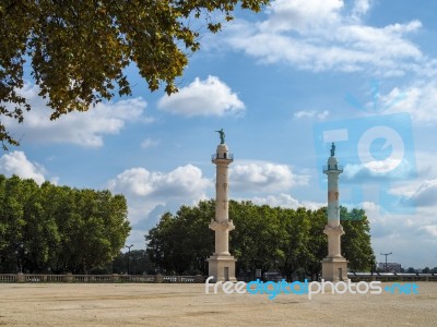 Statues Bordering The Esplanade Des Quinconces In Bordeaux Stock Photo