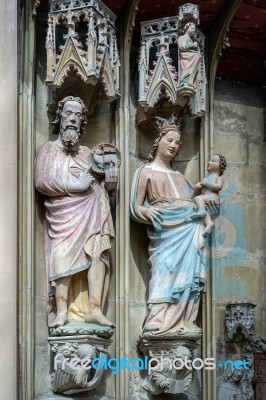 Statues Joseph And Mary In St James Chuch In Rothenburg Stock Photo