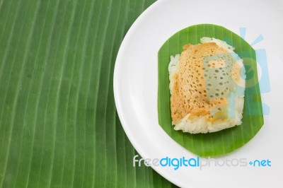 Sticky Rice With Steamed Custard On Banana Leaves And Dish, Sweet Sticky Rice, Thai Sweet Dessert, Original Thai Food Stock Photo