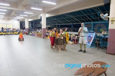 Student 9-10 Years Old, Scout Activities, Dance Performances Around The Fire., Scout Camp Bangkok Thailand Stock Photo