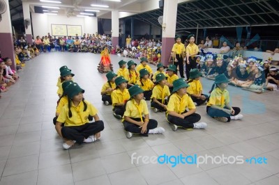 Student 9-10 Years Old, Scout Activities, Dance Performances Around The Fire., Scout Camp Bangkok Thailand Stock Photo