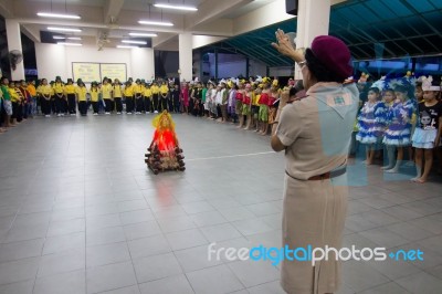 Student 9-10 Years Old, Scout Activities, Dance Performances Around The Fire., Scout Camp Bangkok Thailand Stock Photo