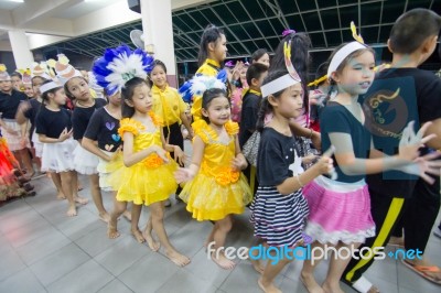 Student 9-10 Years Old, Scout Activities, Dance Performances Around The Fire., Scout Camp Bangkok Thailand Stock Photo