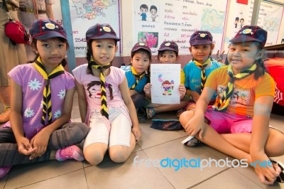 Student 9-10 Years Old, Scouts Work Together, Scout Camp In Bangkok Thailand Stock Photo