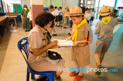 Student 9-10 Years Old, Scouts Work Together, Scout Camp In Pieamsuwan School Bangkok Thailand Stock Photo