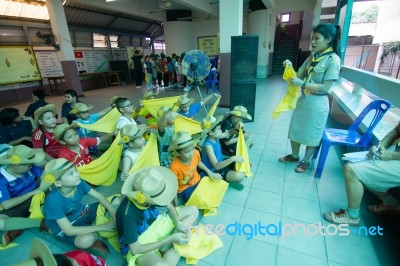 Student 9-10 Years Old, Scouts Work Together, Scout Camp In Pieamsuwan School Bangkok Thailand Stock Photo