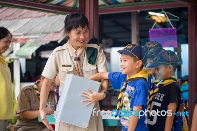 Student 9-10 Years Old, Scouts Work Together, Scout Camp In Pieamsuwan School Bangkok Thailand Stock Photo