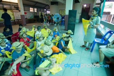 Student 9-10 Years Old, Scouts Work Together, Scout Camp In Pieamsuwan School Bangkok Thailand Stock Photo