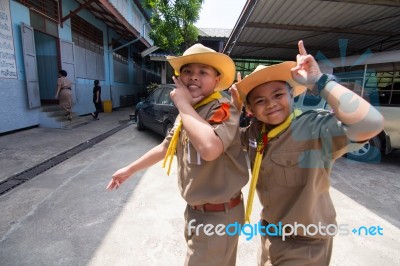 Student 9-10 Years Old, Scouts Work Together, Scout Camp In Pieamsuwan School Bangkok Thailand Stock Photo