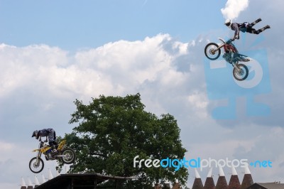 Stunt Motorcyclists At The Hop Farm In Kent Stock Photo