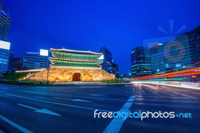 Sungnyemun Gate (namdaemun Market) At Night In Seoul, South Korea Stock Photo