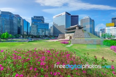 Sungnyemun Gate (namdaemun Market) In Seoul, South Korea Stock Photo