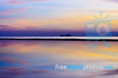 Sunrise At Hat Sai Ri Beach In Chumphon Stock Photo