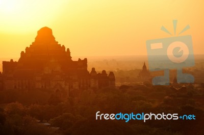 Sunrise Over Temples Of Bagan In Myanmar Stock Photo