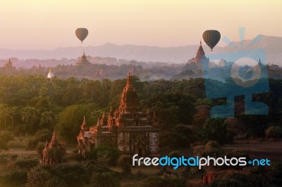 Sunrise Over Temples Of Bagan In Myanmar Stock Photo