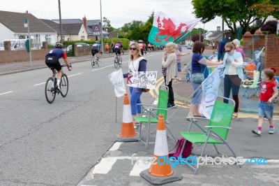 Supporters The Velethon Cycling Event In Cardiff Wales On June 1… Stock Photo