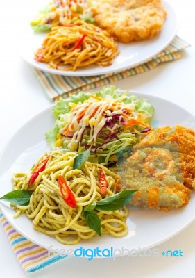 Thai Green Curry  Spaghetti With Fried Chicken Stock Photo