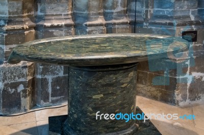 The Font In Canterbury Cathedral Stock Photo