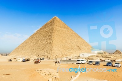 The Great Pyramid Of Khufu At Giza Stock Photo