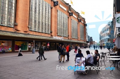 The Hague, Netherlands - May 8, 2015: People Shopping At Market Stock Photo