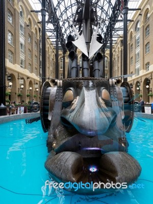 The Navigators By Sculptor David Kemp At Hays Galleria In London… Stock Photo