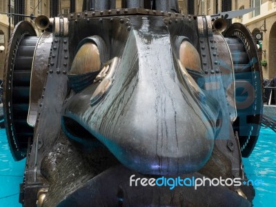 The Navigators By Sculptor David Kemp At Hays Galleria In London… Stock Photo