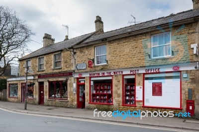 The Post Office In Bourton-on-the-water Stock Photo