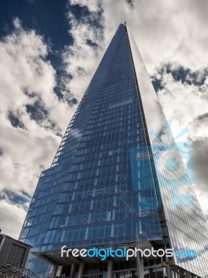 The Shard Dominating The London Skyline Stock Photo