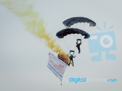 The Tigers Parachute Display Team Performing At Dunsfold Stock Photo