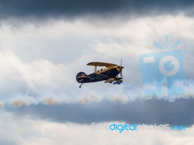 The Trig Aerobatic Team Flying Over Biggin Hill Airport Stock Photo