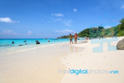 Tourist On The Beach At Koh Miang In Mu Koh Similan, Thailand Stock Photo