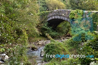 Traditional Stone Bridge Over The Glaslyn River Stock Photo